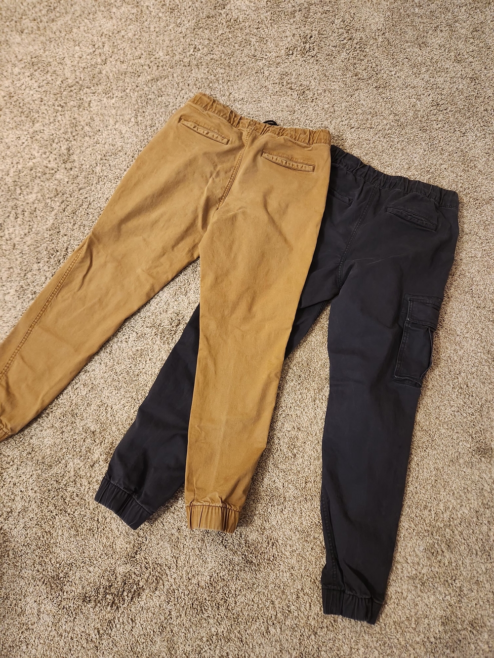 Old Navy Men's Modern Jogger Pants. Small. - Picture 5 of 7